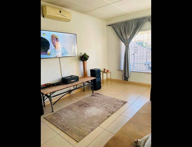 3 BEDROOM PROPERTY TO RENT IN WYCHWOOD